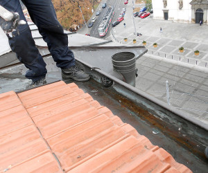 93 | Čištění okapů a okapových svodů na nepřístupných místech