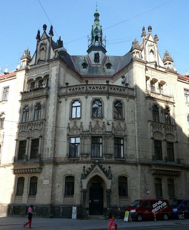 Oprava střechy a klempířských prvků, fara Brno