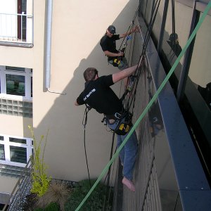 Čištění žaluzií administrativních budov a obchodních domů